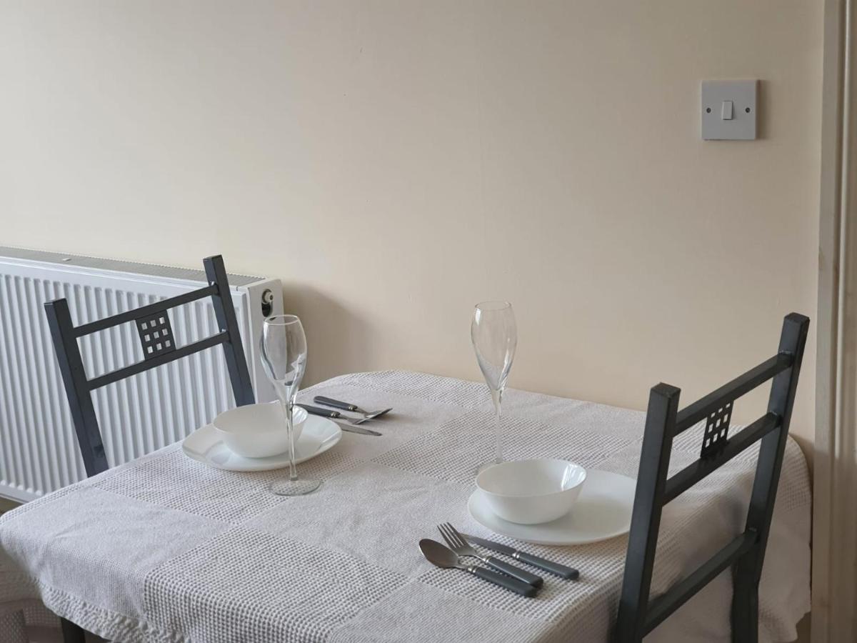Chantilly Apartment Ickenham ภายนอก รูปภาพ