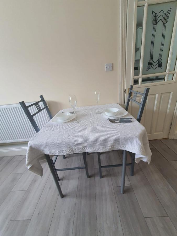 Chantilly Apartment Ickenham ภายนอก รูปภาพ